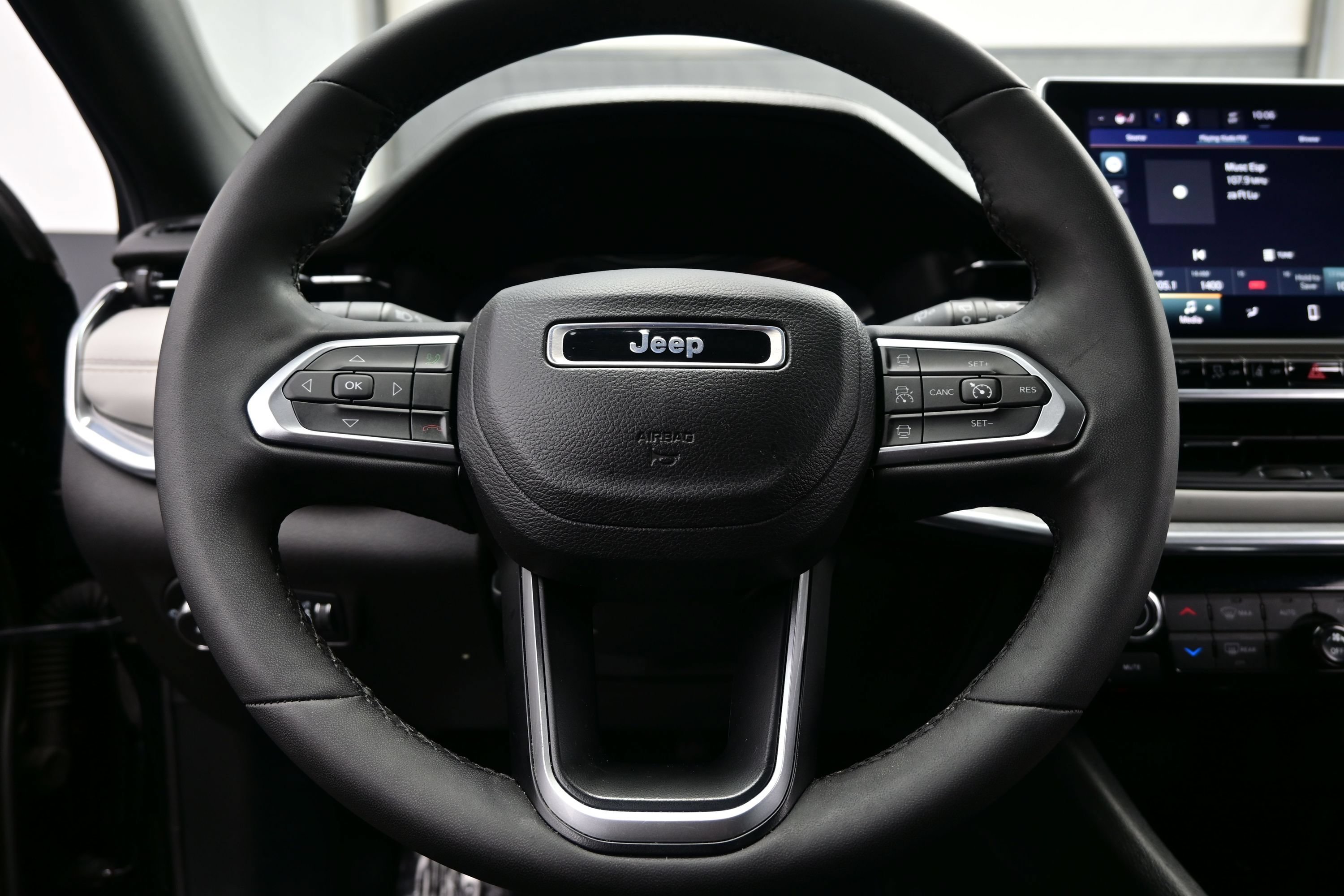 Used 2023 Jeep Compass Limited AWD/4WD image 20