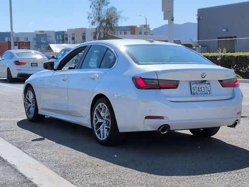 Used 2025 BMW 330i Sedan w/ Premium Package image 8