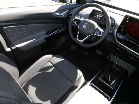 Used 2023 Volkswagen ID.4 Pro S image 9