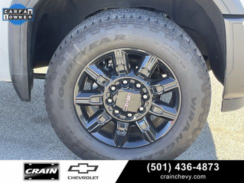 Used 2024 GMC Sierra 2500 AT4 image 30