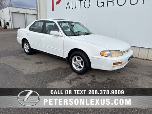 Used 1996 Toyota Camry LE image 1