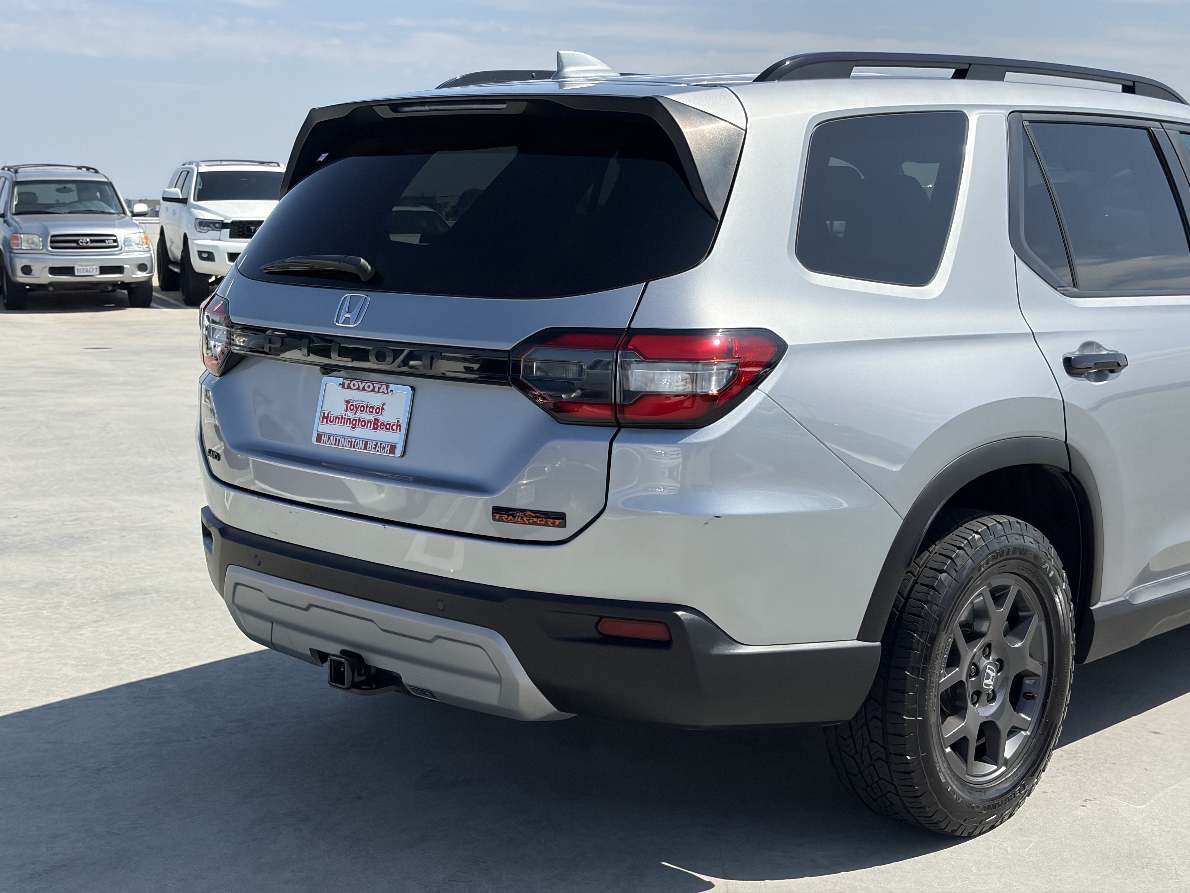 Used 2025 Honda Pilot TrailSport image 4