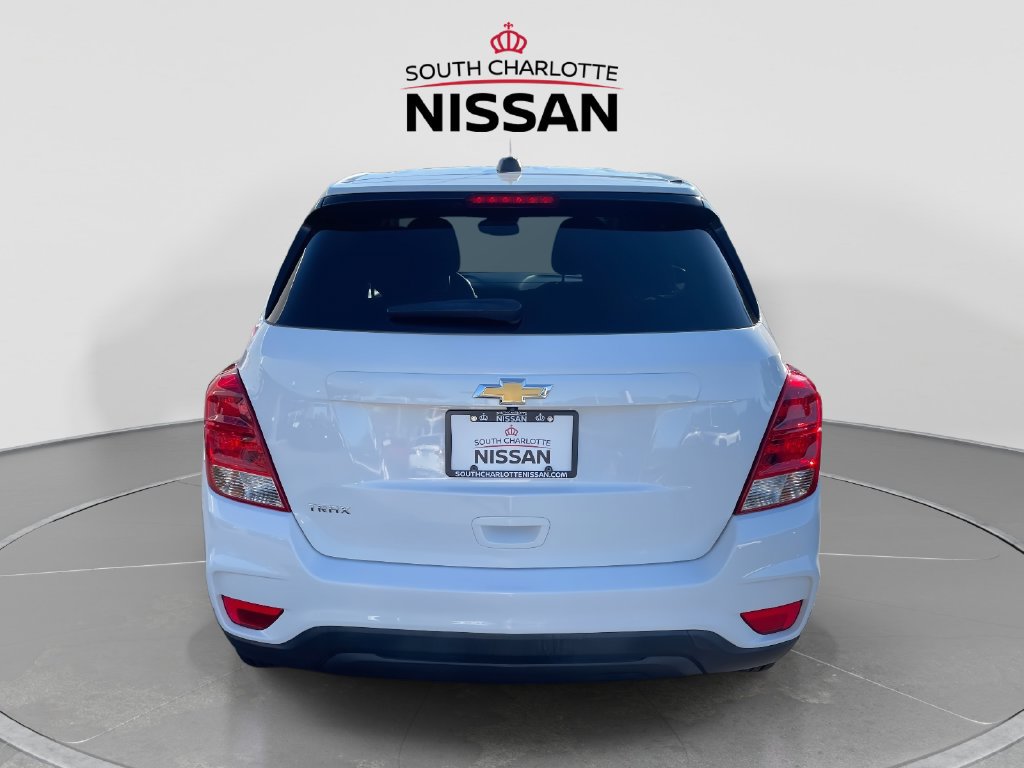 Used 2022 Chevrolet Trax LS w/ Tint and Cruise Package FWD image 5