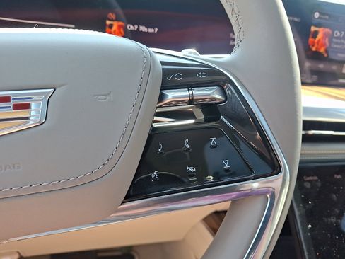 Certified 2026 Cadillac Escalade Platinum Sport AWD/4WD image 23