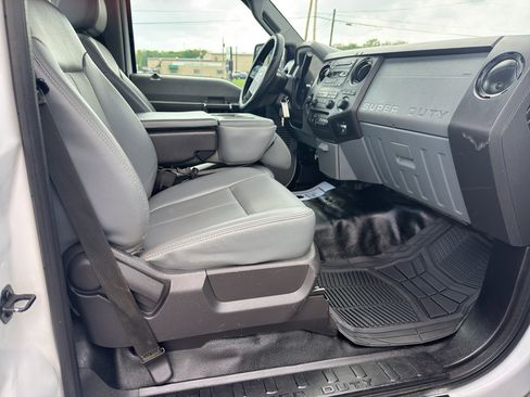Used 2015 Ford F550 4x4 Regular Cab Super Duty image 20