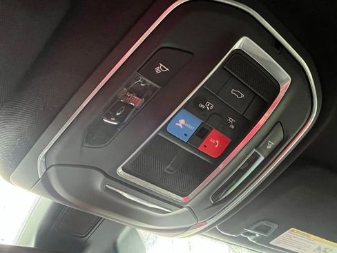 Used 2022 Jeep Grand Cherokee L Laredo image 44