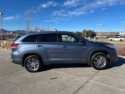 Used 2019 Toyota Highlander XLE image 8