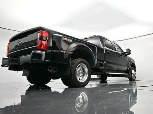 Used 2023 Ford F450 Lariat w/ FX4 Off-Road Package image 42