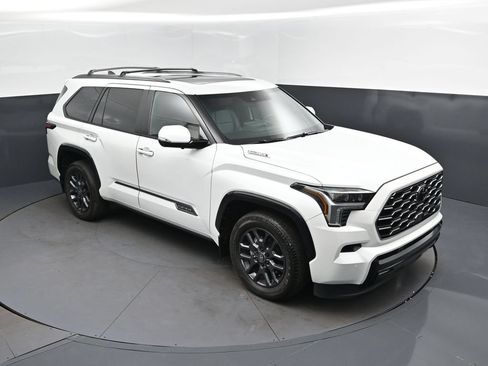 Used 2026 Toyota Sequoia Platinum AWD/4WD image 32
