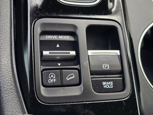 Certified 2024 Honda Pilot Touring image 21
