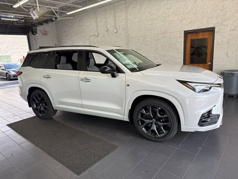 New 2026 Lexus TX 500h AWD image 1
