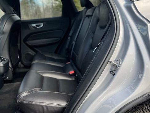 Used 2023 Volvo XC60 B6 Ultimate w/ Climate Package image 17