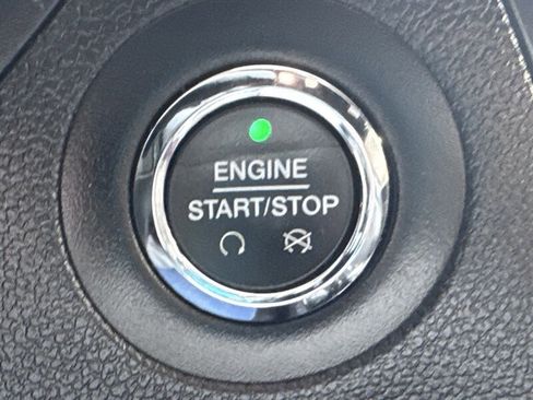 Used 2018 Ford Explorer XLT w/ Equipment Group 202A image 24