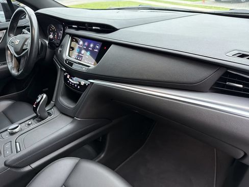 Certified 2022 Cadillac XT5 Luxury FWD image 12