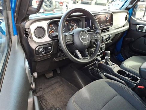 Used 2024 Jeep Gladiator Sport image 14