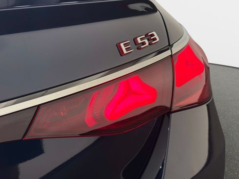 Used 2025 Mercedes-Benz E 53 AMG e 4MATIC Sedan image 15