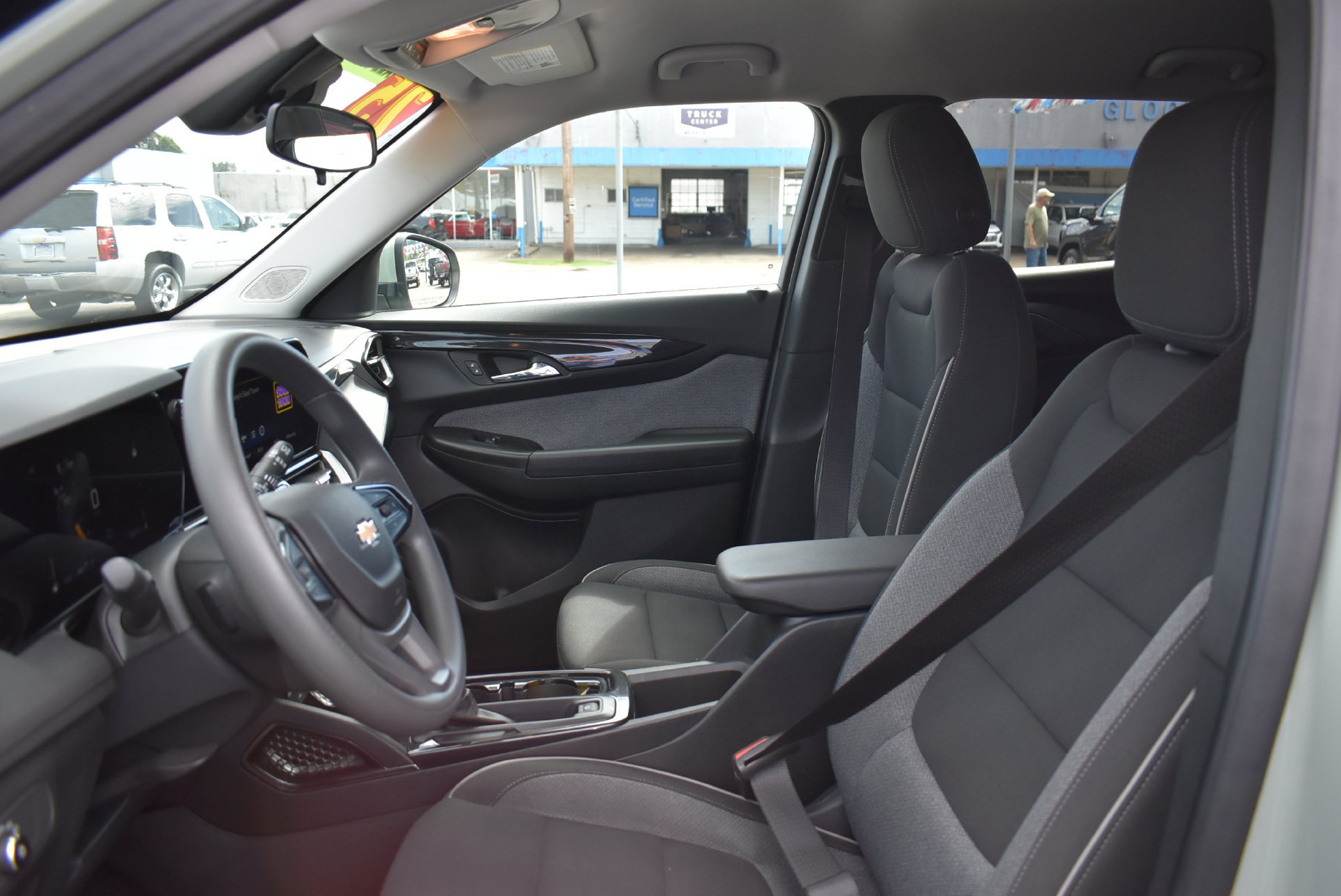 Used 2025 Chevrolet TrailBlazer LT AWD/4WD image 12