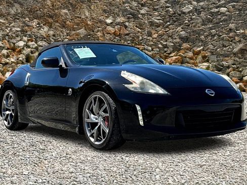 Used 2014 Nissan 370Z Touring w/ Sport Package image 11