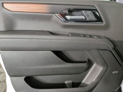 New 2026 GMC Yukon XL Denali w/ LPO, Floor Liner Package image 15