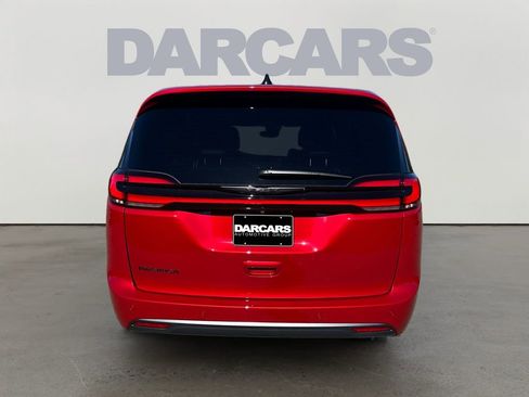 New 2026 Chrysler Pacifica Select image 6