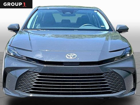 Used 2025 Toyota Camry LE FWD image 4