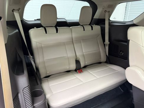 Used 2020 Ford Explorer Platinum w/ Premium Technology Package image 59