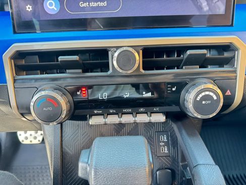 Used 2025 Toyota Tacoma TRD Sport AWD/4WD image 18