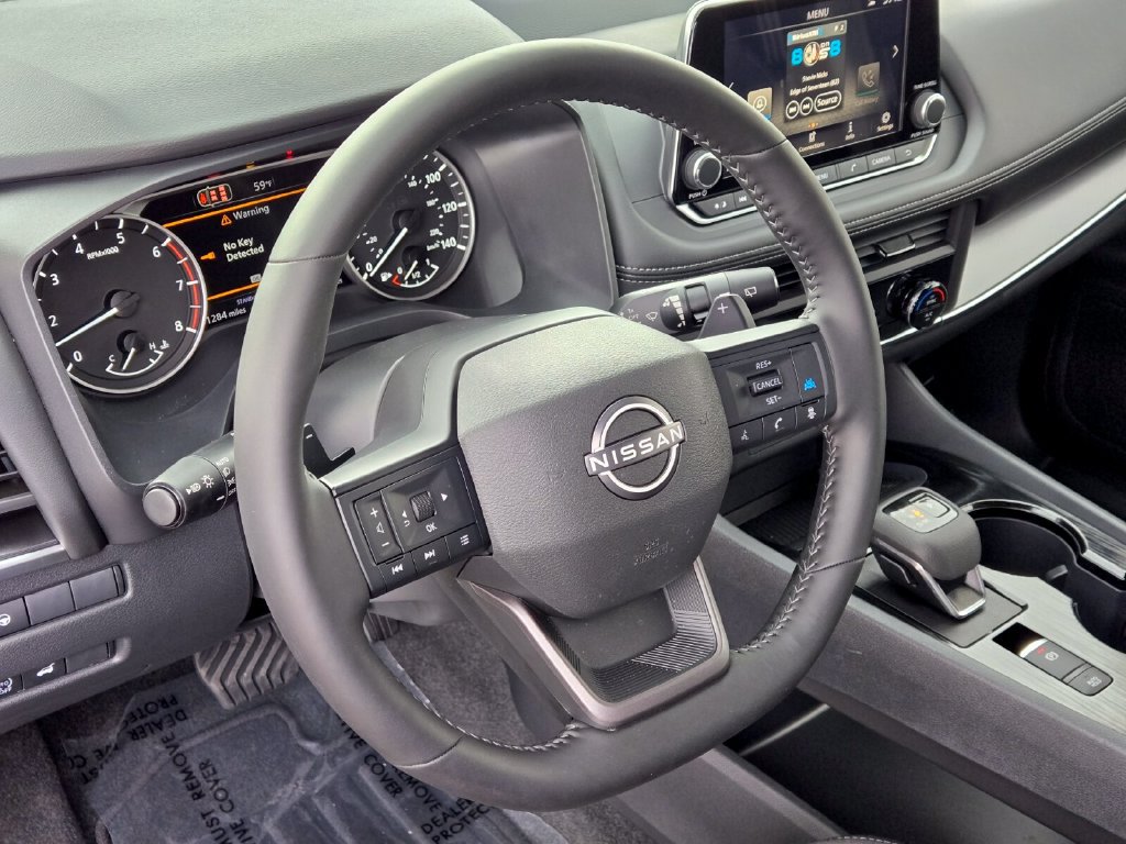 Certified 2026 Nissan Rogue SV FWD image 26