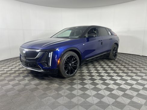 New 2025 Cadillac Lyriq Sport image 4
