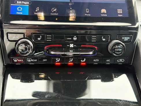 Used 2023 Jeep Grand Cherokee Limited image 17