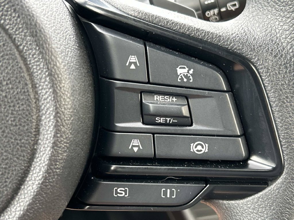 Used 2025 Subaru Crosstrek 2.5i Premium AWD/4WD image 30