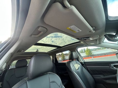 Used 2023 Kia Sorento SX image 27