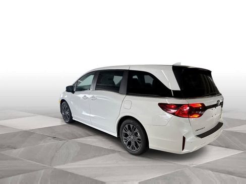 New 2026 Honda Odyssey Touring image 6