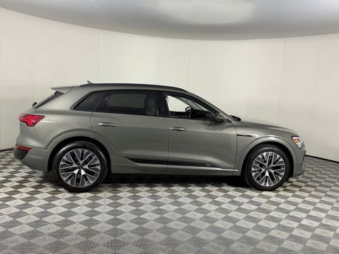 Used 2024 Audi Q8 e-tron Premium Plus w/ Premium Plus Package AWD/4WD image 5