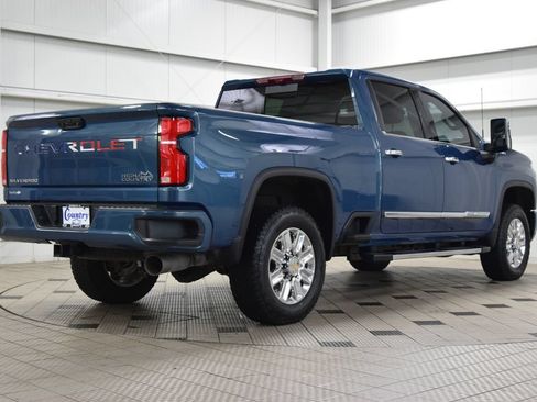 Used 2024 Chevrolet Silverado 2500 High Country w/ High Country Premium Package AWD/4WD image 8