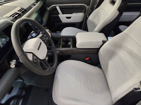 Used 2026 Land Rover Defender 110 OCTA image 13