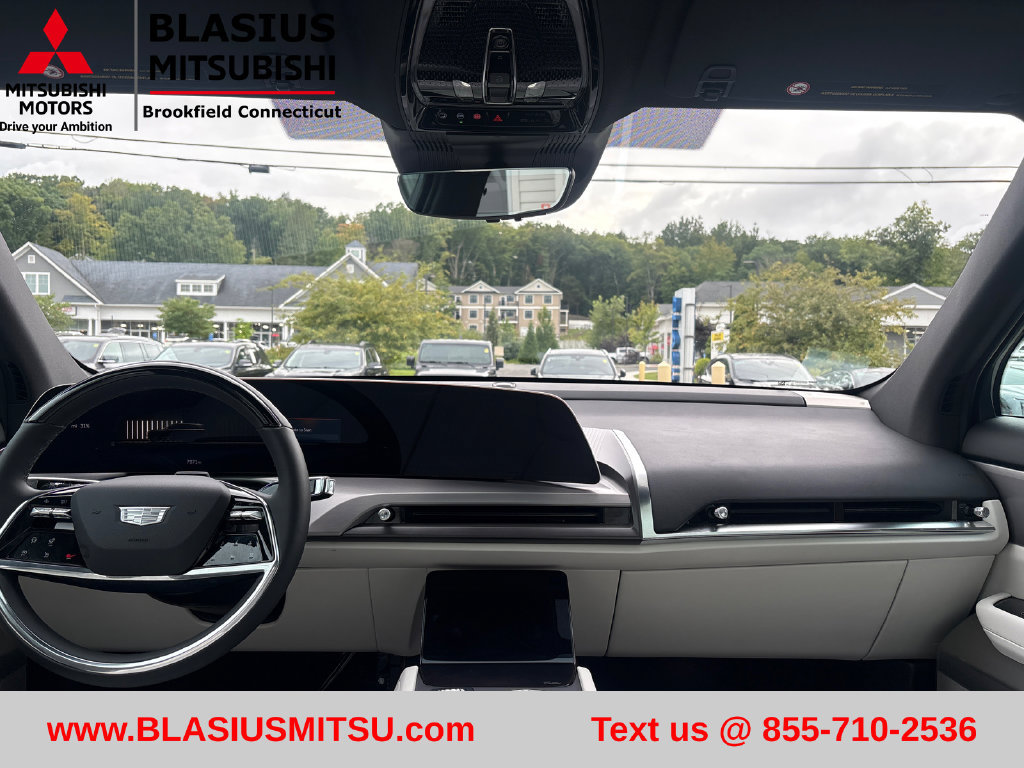 Used 2026 Cadillac Vistiq Sport AWD/4WD image 38