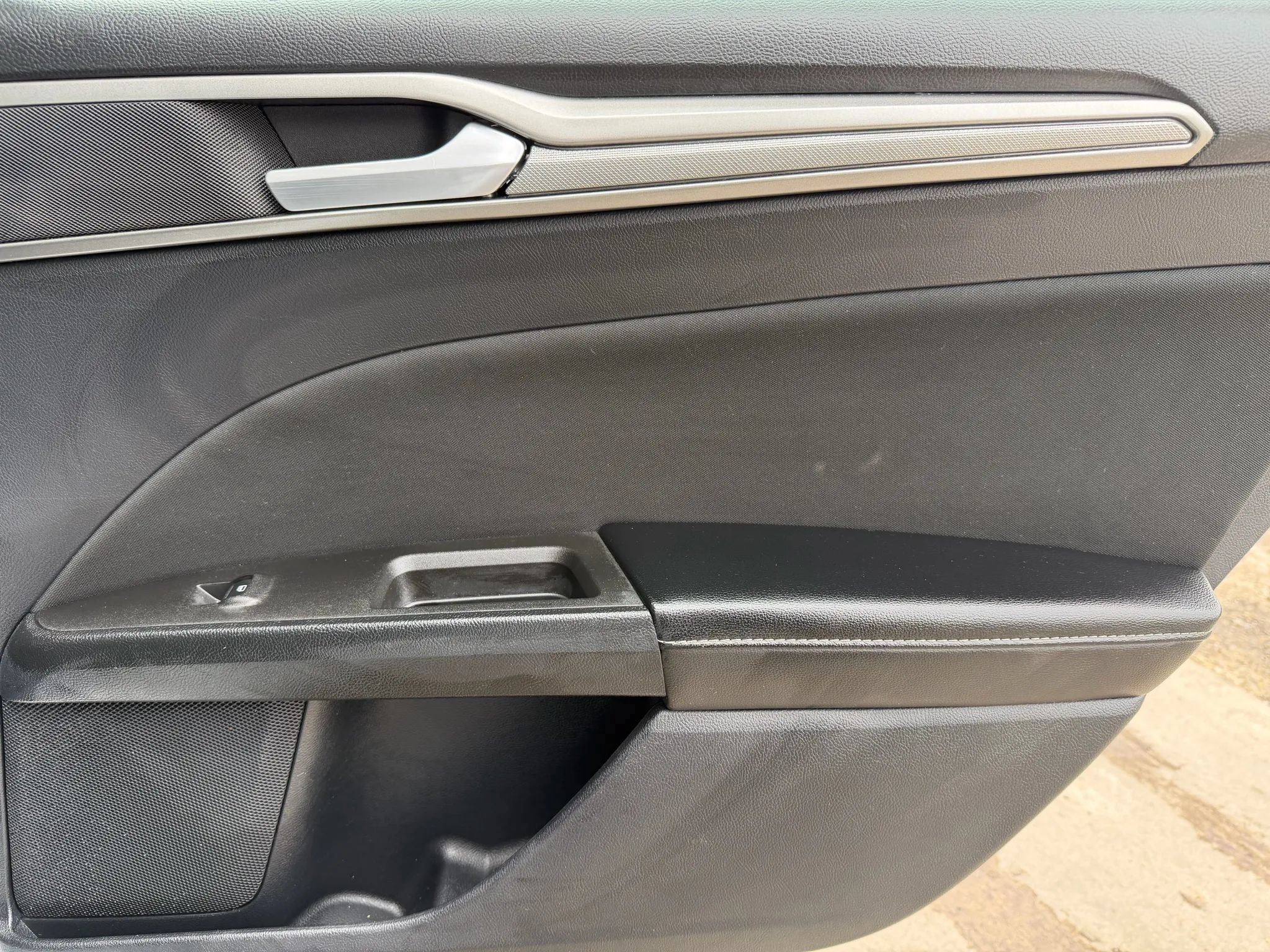 Used 2020 Ford Fusion SE AWD/4WD image 9