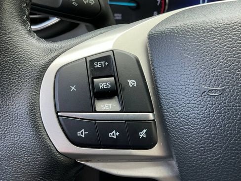 Used 2023 Ford Explorer XLT w/ Equipment Group 202A RWD image 33