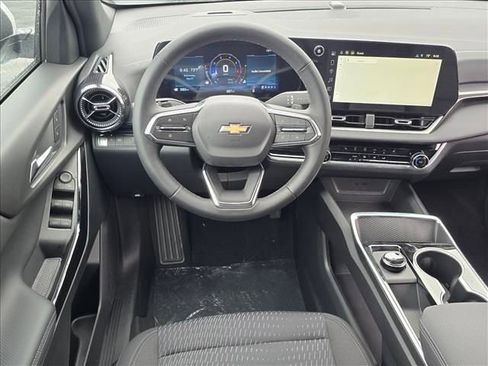 New 2026 Chevrolet Equinox LT FWD image 17
