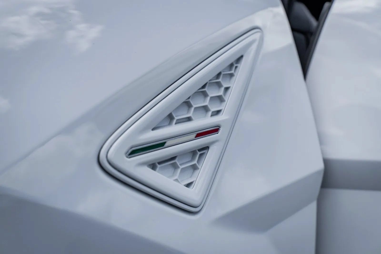 Used 2021 Lamborghini Urus AWD/4WD image 16