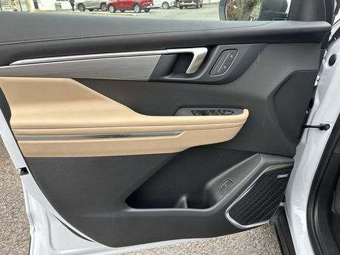 New 2026 Buick Enclave Preferred image 8