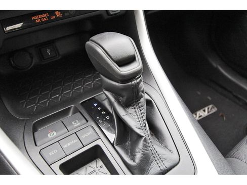 Used 2021 Toyota RAV4 XLE FWD image 25