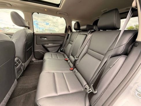 Certified 2023 Nissan Rogue SV w/ SV Premium B Package AWD/4WD image 16
