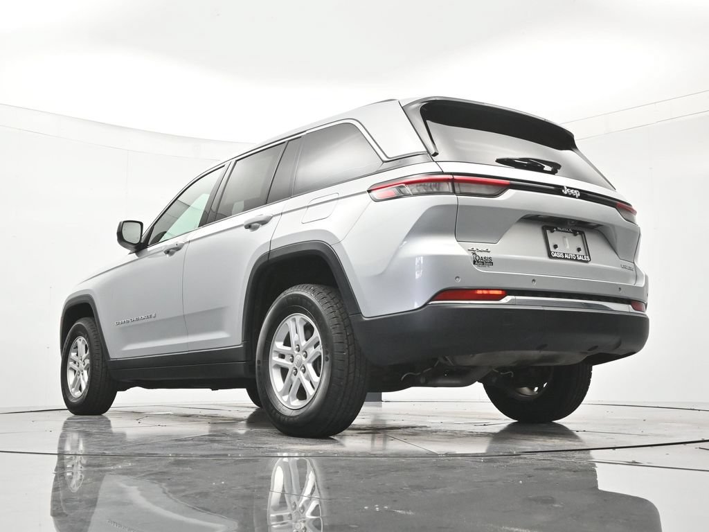Used 2023 Jeep Grand Cherokee Laredo w/ Luxury Tech Group I AWD/4WD image 42