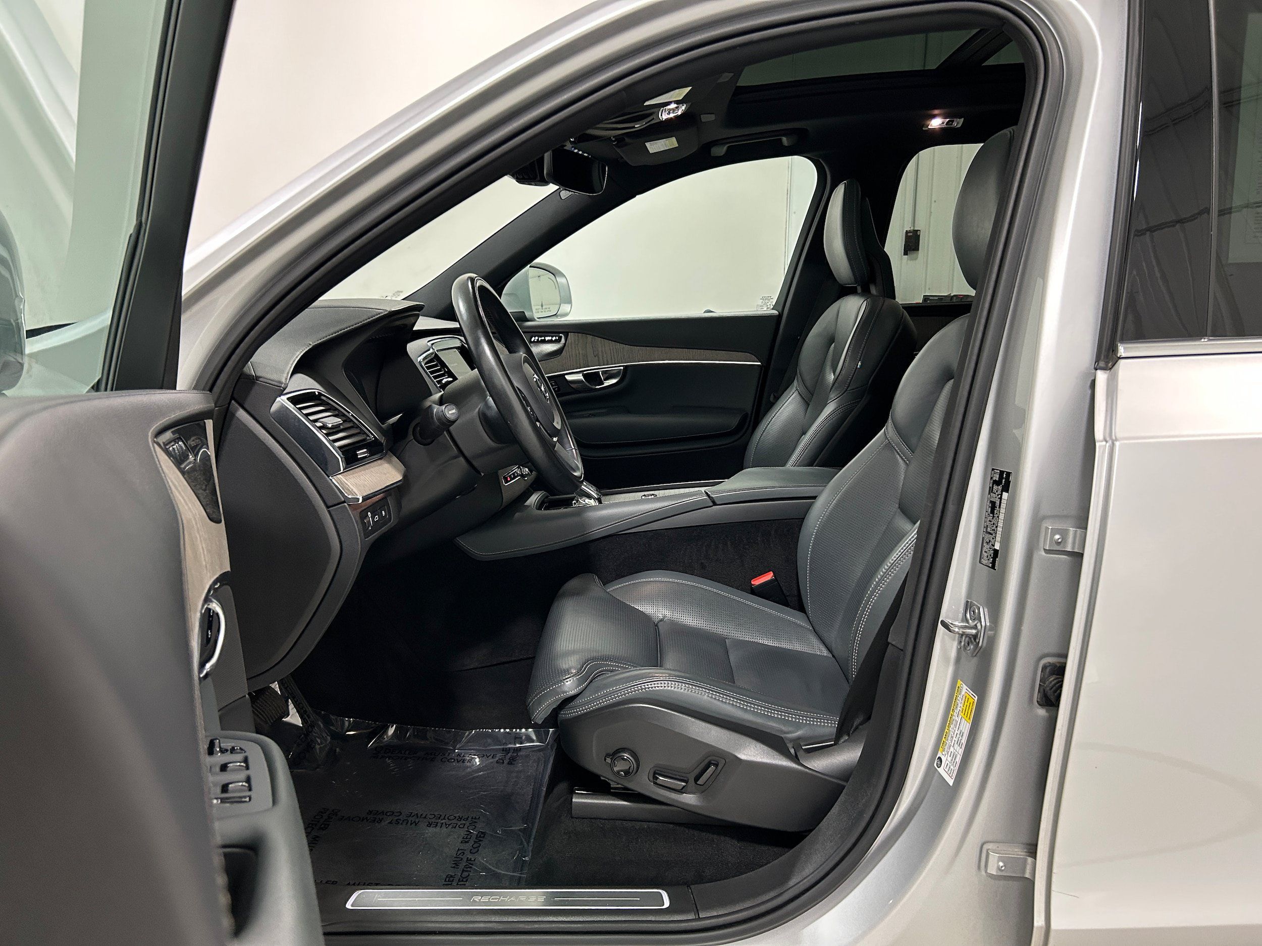 Used 2021 Volvo XC90 T8 Inscription AWD/4WD image 4
