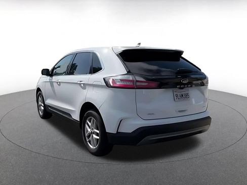 Used 2024 Ford Edge SEL AWD/4WD image 9