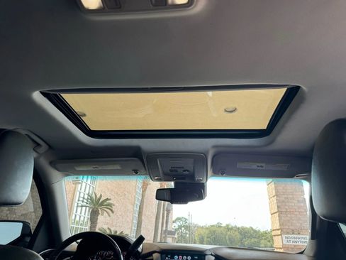 Used 2020 GMC Yukon SLT image 34