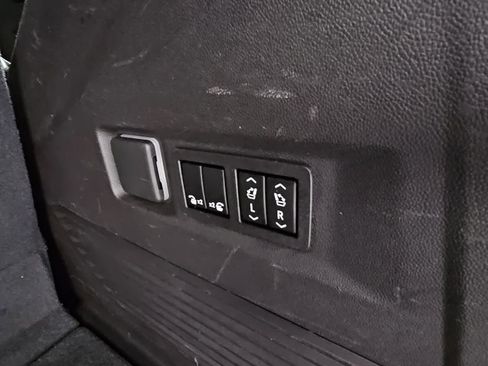 Used 2021 Chevrolet Tahoe Z71 w/ Luxury Package image 41