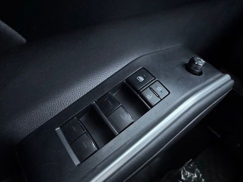 Certified 2020 Toyota Highlander XLE image 37